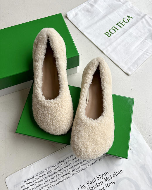 7折 BV家 奶里奶气氛围感毛毛鞋 一脚蹬乐福鞋 3色 BZ1110 商品图9