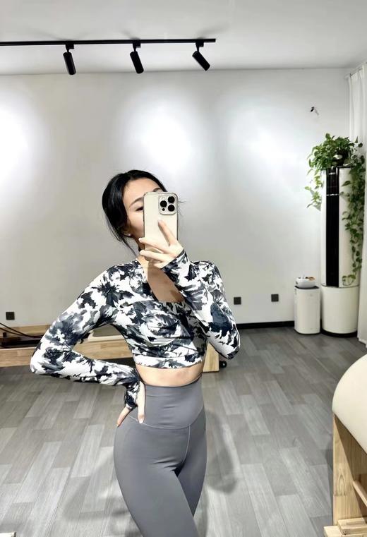 爆款好货  美胸露脐长袖-水墨枫临 商品图4