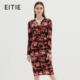 EITIE爱特爱冬季新款印花时尚气质V领显瘦连衣裙7207909