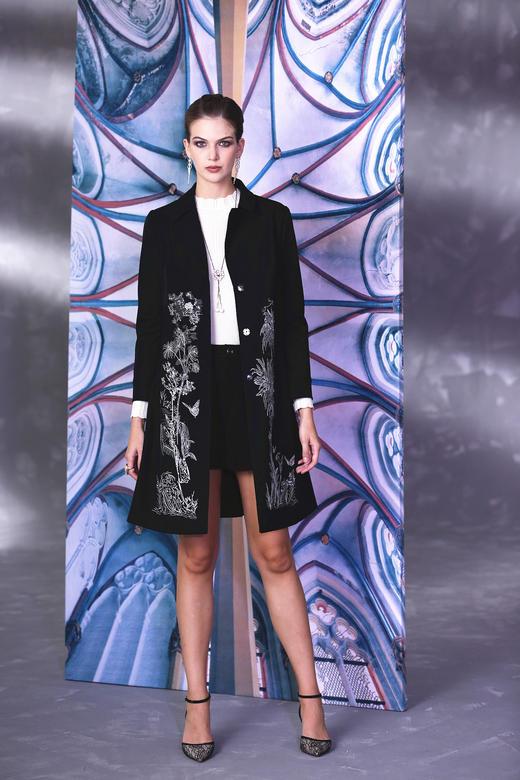 【伯妮斯茵】3D6242--风衣--彩色穹顶的香味--《因汉而生--哥特》 商品图3