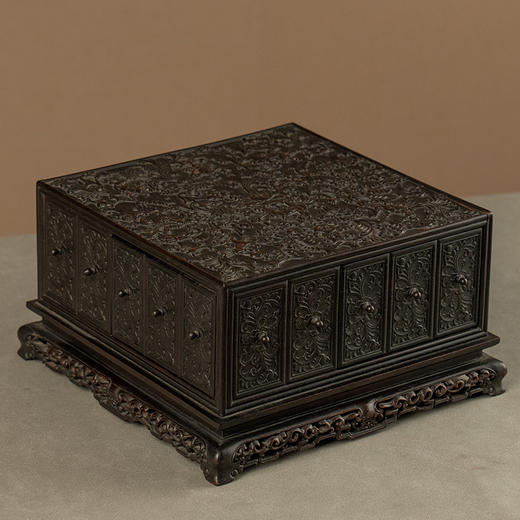 清 红木紫檀工满雕西番莲纹四屉十六格文房箱 商品图3