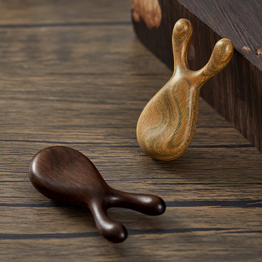 初心 鼻梁眼部穴位按摩器 便携鹿角梳鼻面部提拉刮器 商品图5