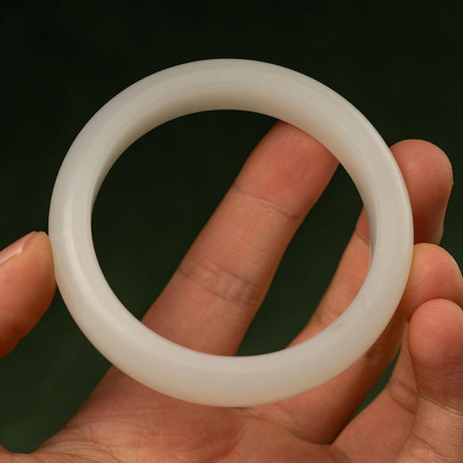 和田玉籽料手镯 商品图3