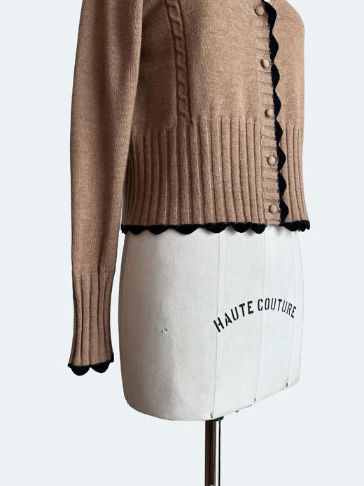 TYNVIE 波浪纹饰边撞色羊绒开衫-卡其色 商品图6