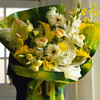 《芳华岁月》黄绿色花束 商品缩略图2