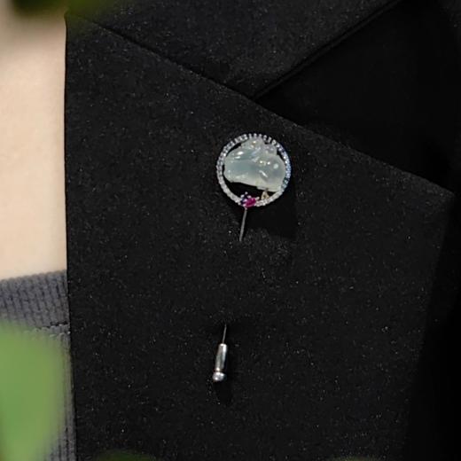 【白马踏清秋】18k镶嵌翡翠胸针 商品图6