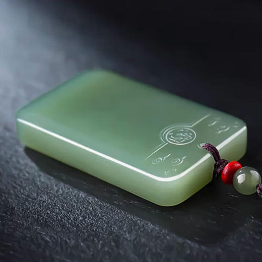 和田青白玉蟠螭龙纹无事牌 商品图2