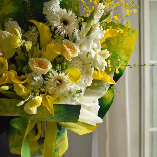 《芳华岁月》黄绿色花束 商品图1