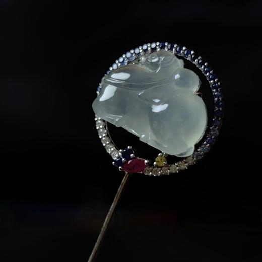 【白马踏清秋】18k镶嵌翡翠胸针 商品图0