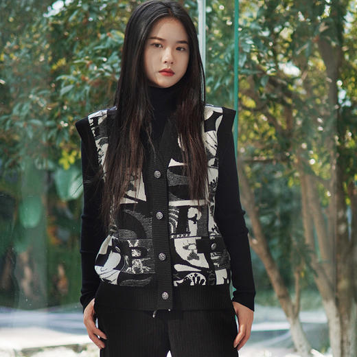 玳莎艺术提花针织背心女2023冬季新款时尚慵懒风宽松V领无袖上衣  DD33001 商品图1