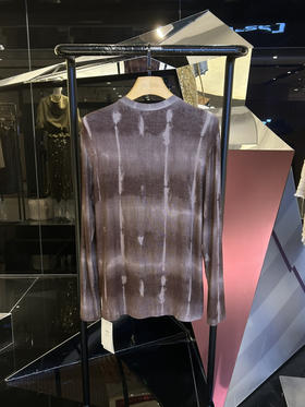 虚格印花长袖T恤