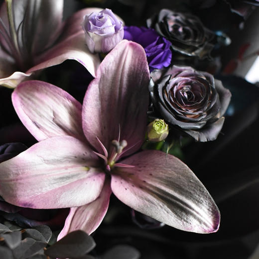 《乌梅子酱》暗紫色花束 商品图3