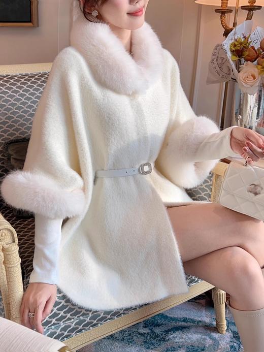 张心子 【冬日奶咖】毛绒斗篷大衣女2023冬季新款气质毛袖毛呢外套 U2309171 商品图2