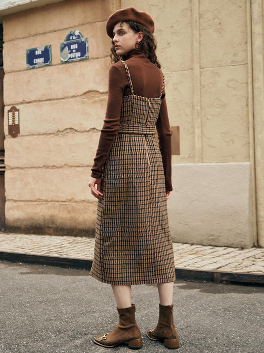 OLrain欧芮儿法式咖色无袖连衣裙女秋冬2023新款复古收腰吊带裙子 商品图3