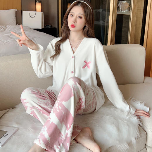 秋冬季【海岛绒保暖套装】海岛绒软绵绵睡衣  网红风家居服套装  甜美风 商品图2