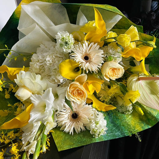 《芳华岁月》黄绿色花束 商品图11