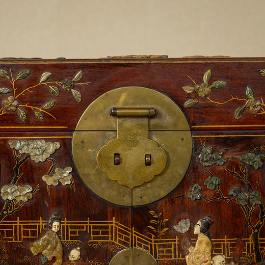 清 黄花梨百宝嵌婴戏图平顶官皮箱 商品图2