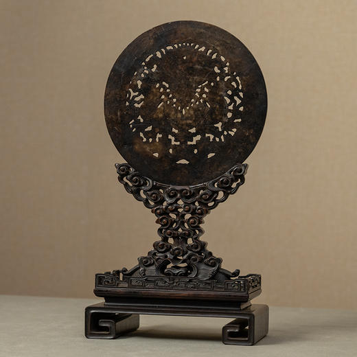 清 玉雕龙纹圆形插屏紫檀透雕云纹座 商品图1