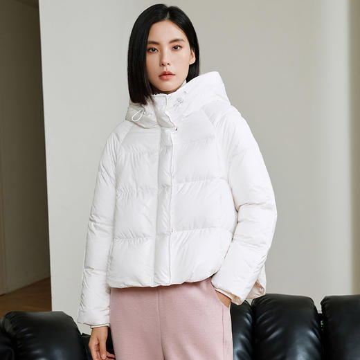 玳莎白鸭绒加厚羽绒服女2023冬季新款白色简约连帽插肩袖外套   DD41306 商品图0