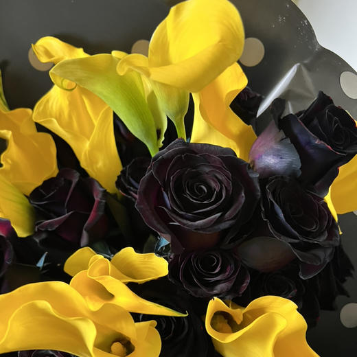 《黑骑士》黑玫瑰，黄色马蹄莲花束 商品图9