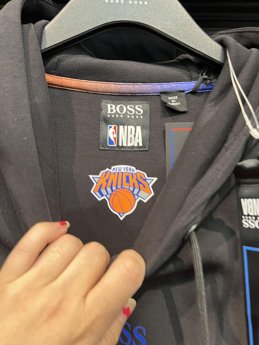 HUGO BOSS/胡戈波士 男士半袖连帽宽松袋鼠兜休闲卫衣 商品图3