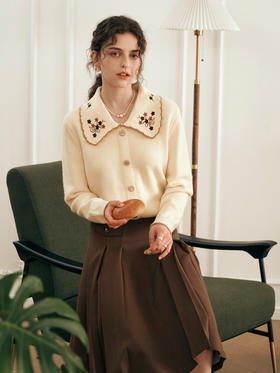 OLrain欧芮儿法式杏黄色毛衣女早春2025年新款复古宽松娃娃领上衣