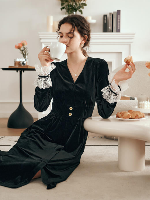 OLrain欧芮儿法式黑色连衣裙女春2025年新款气质V领显瘦裙子 商品图3