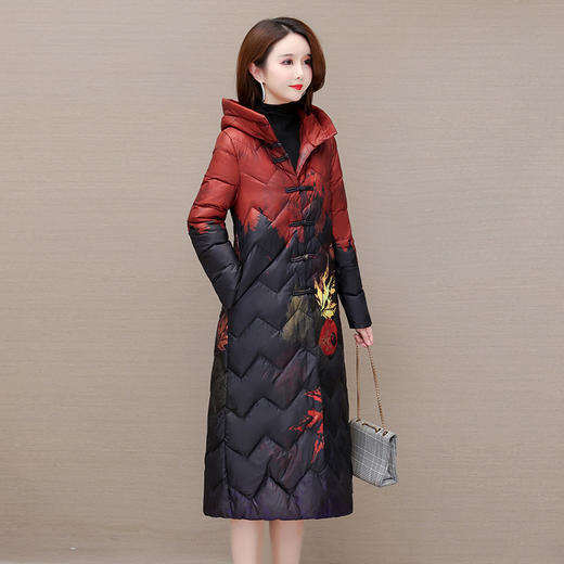 时尚气质，印花羽绒服妈妈装中长款连帽保暖复古白鸭绒羽绒服QYM-ZM-BSD22867-Y 商品图6