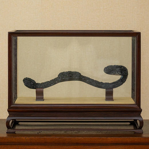 清 墨玉透雕桃纹如意及红木宝笼 商品图0