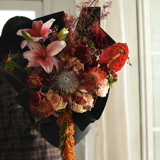 《摩登时代》复古红色系花束 商品图4