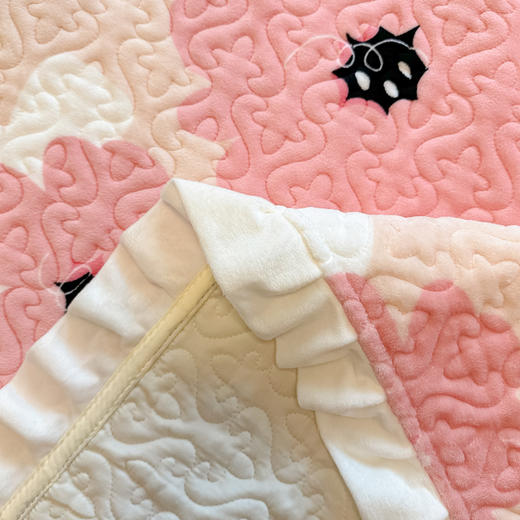 【下架】自然醒牛奶绒花边夹棉床盖冬季保暖珊瑚法兰绒榻榻米防滑加厚床单三件套炕单JY 商品图13