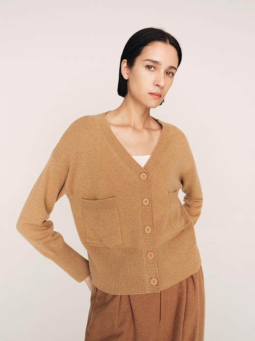 柔软御寒 28支苏格兰邓肯羊绒V领外套FO484323N 商品图0