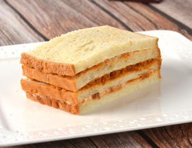 「烘焙食研室」肉松三明治