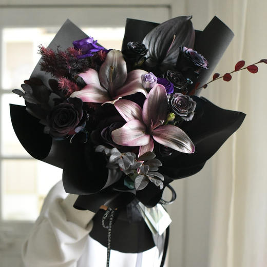 《乌梅子酱》暗紫色花束 商品图0