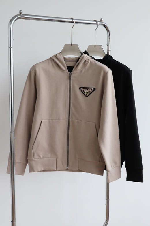 基本都卡其色勒 P.R.D 章仔花纹3角标 宽松拉链帽衫 WY741 商品图0