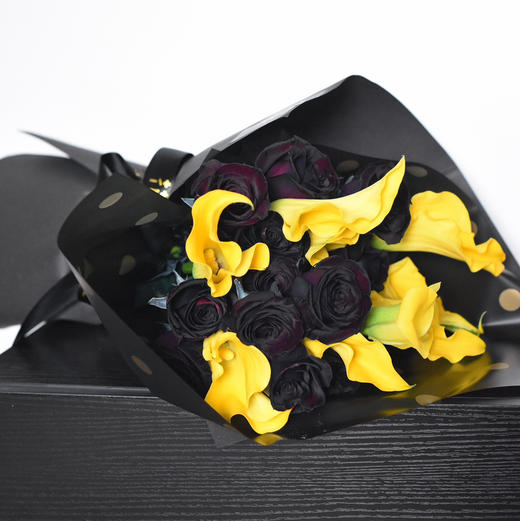 《黑骑士》黑玫瑰，黄色马蹄莲花束 商品图4