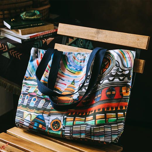 藏地礼物画家合作款帆布挎包 商品图3