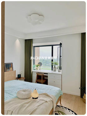 好喜欢我原木风的小次卧呀，夏天太清爽啦！