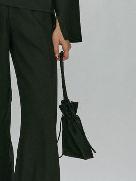 Viktoria Chan｜AW23110 Luna pearl pouch [ 白 / 黑 ]