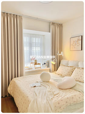 简单又温馨的卧室，周末就想在这宅一天