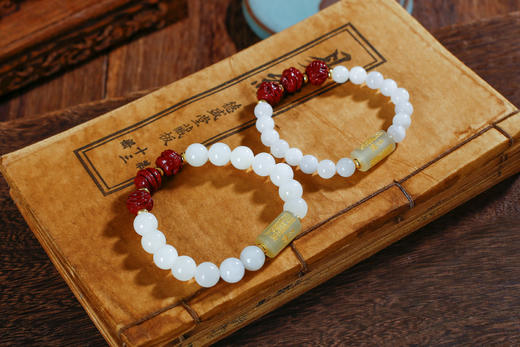 白玉朱砂三合生肖手串 商品图3