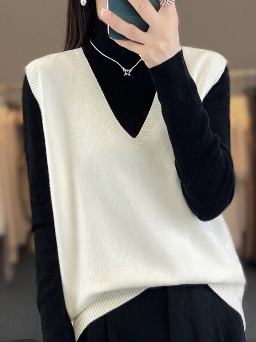 QH-YS631秋冬女士马甲背心配衬衫坎肩新款V领宽松针织坎肩外搭潮百搭 商品图2