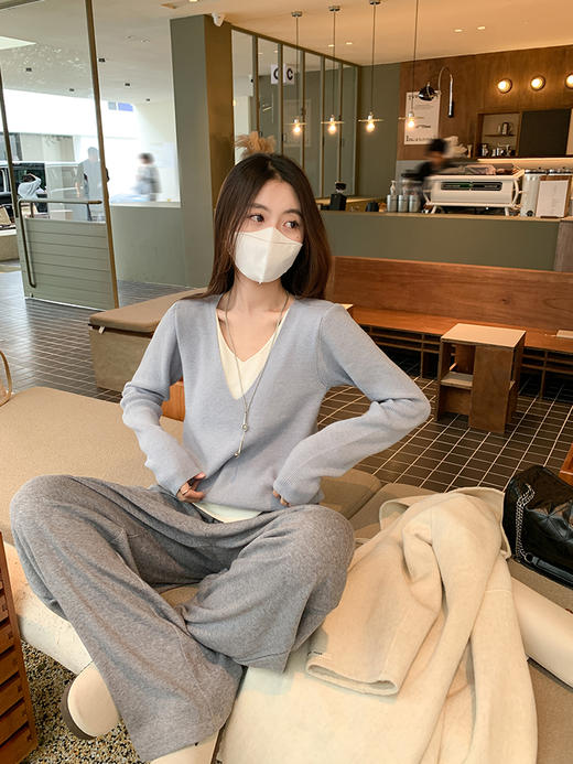 <曾小咸推荐>韩系假两件V领蓝色长袖针织衫女 商品图5