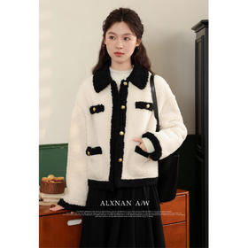 鹿向南《绒感微光》浅杏色短外套LXN32291