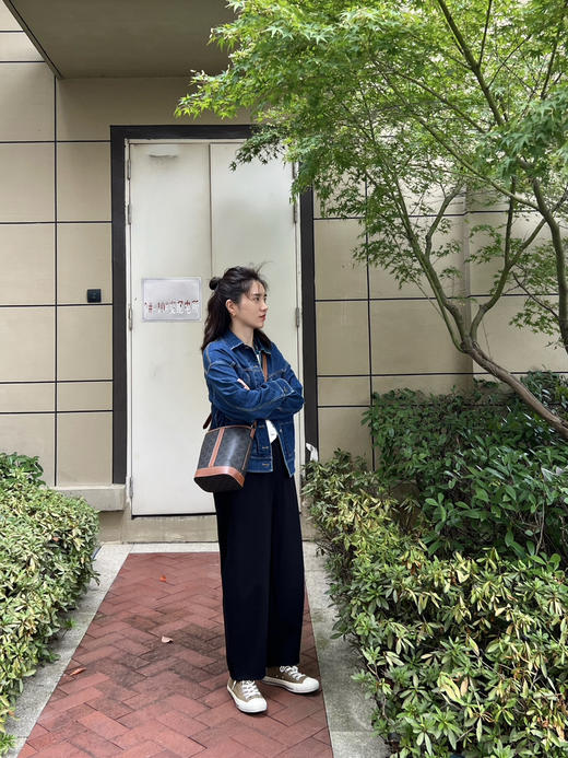 小禾1：1品质款｜尖货 显瘦合身款长袖牛仔外套【包邮+三天无理由退huan】 商品图3