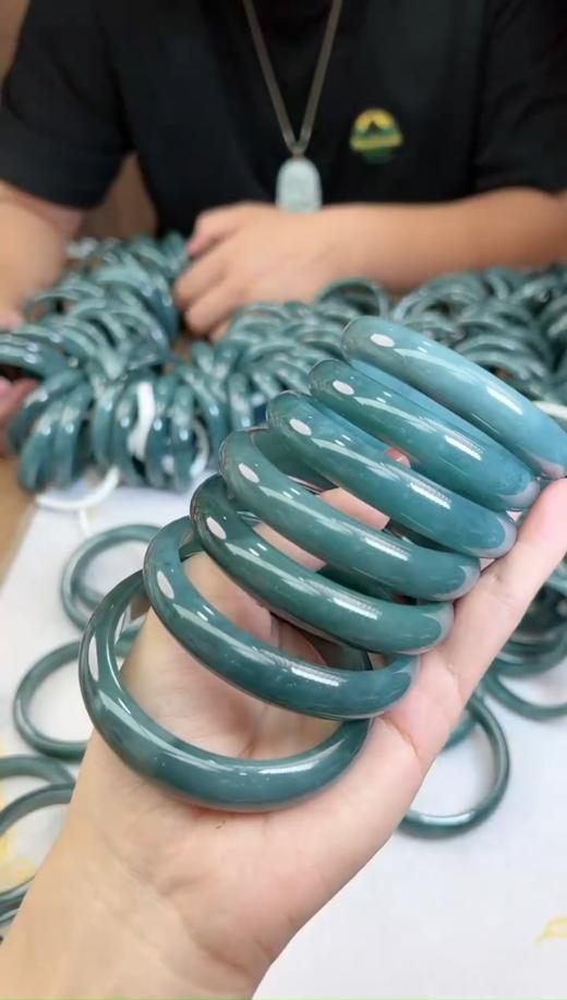 翡翠手镯-蓝水宽条 商品图0