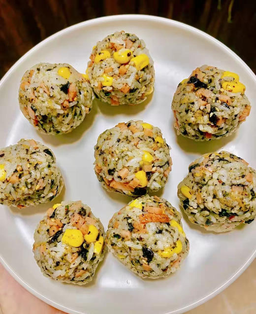 【还口以海苔碎】韩式海苔碎🍙👉24.9元整整5袋🉑 拌饭🍚捏饭团🍙煮汤🥘零食🍥拌沙拉🥗薄脆鲜香🎇，咸淡适宜 营养美味 加上芝麻，吃起来口感酥脆 商品图1