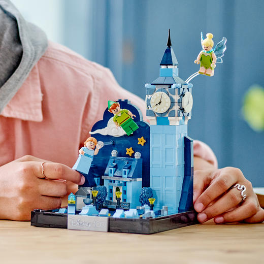 乐高积木L43232乐高迪士尼系列彼得·潘与温蒂飞越伦敦 商品图2
