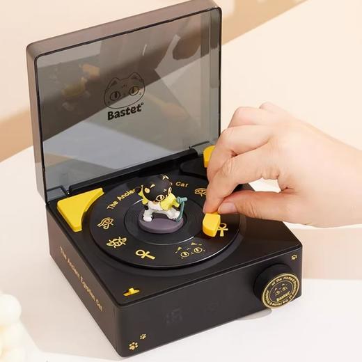 大英博物馆 盖亚·安德森猫和她的朋友们系列 萌猫音乐家复古仿黑胶唱片机蓝牙音响礼盒 商品图2