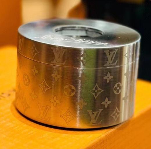 树脂龙卷风烟灰缸 商品图3